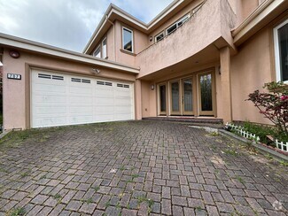 Building Photo - 707 Berkshire Dr