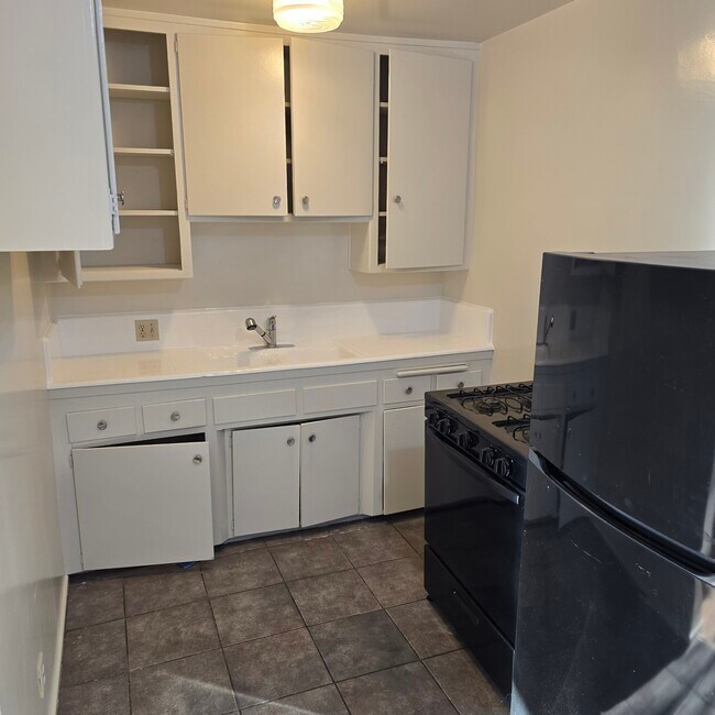 Cocina - 1424 Colby Ave