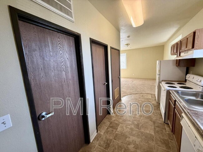 Building Photo - 1600 I St