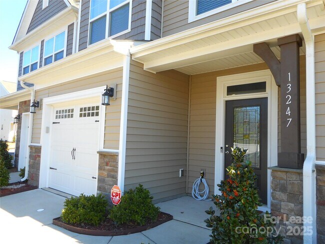 Foto del edificio - 13247 Savannah Point Dr