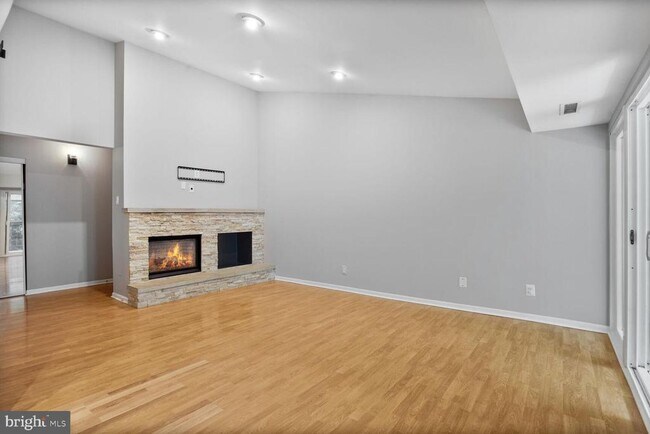 Foto del edificio - 11820 Breton Ct