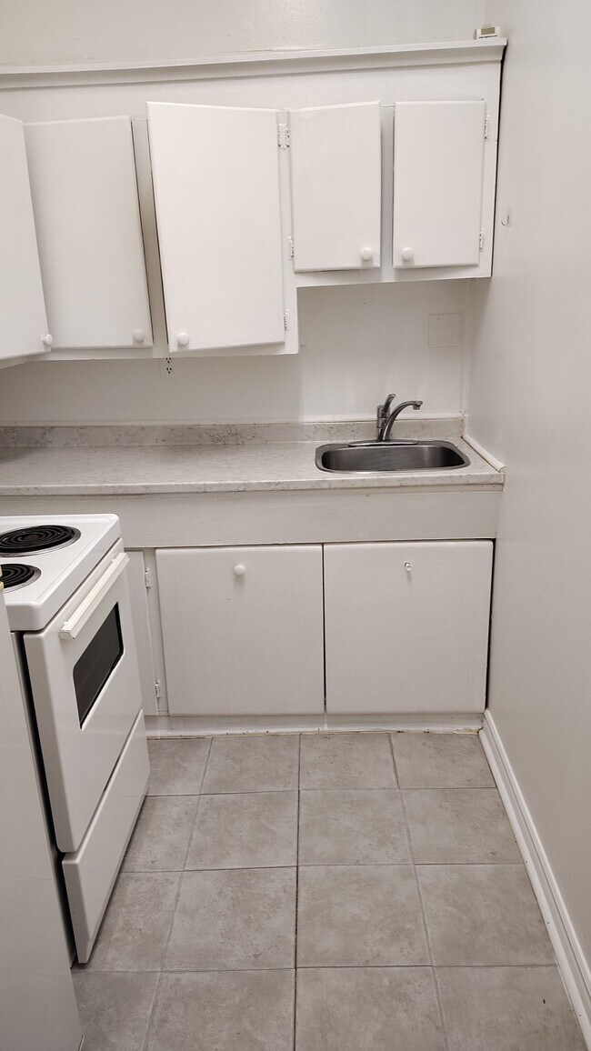 Building Photo - 362 Friel St