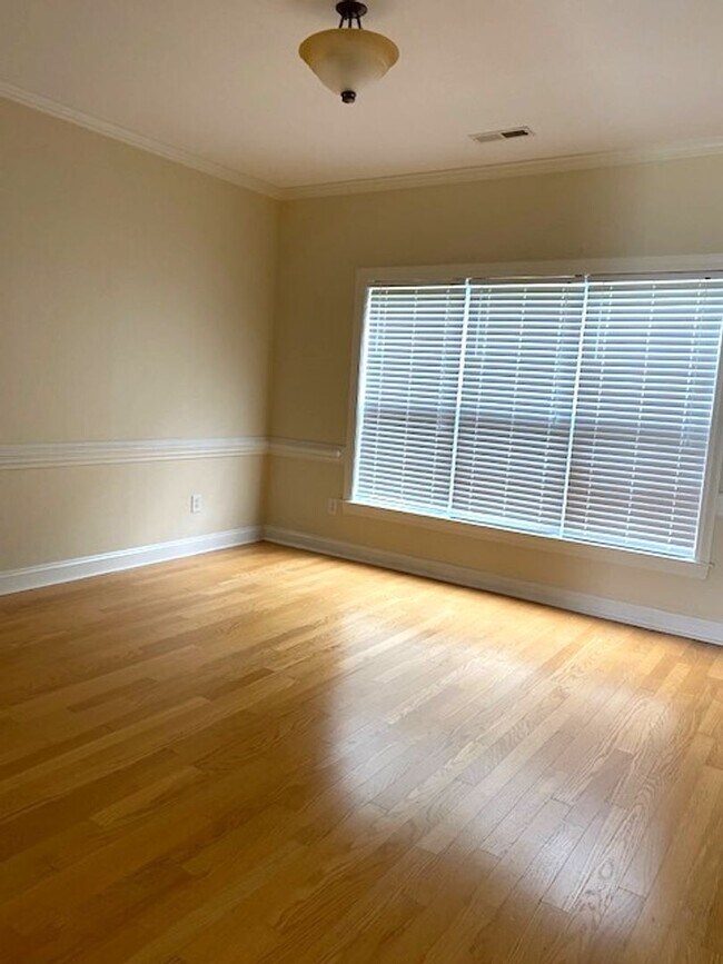 Foto del edificio - Brook Hollow Townhome- Coming Soon