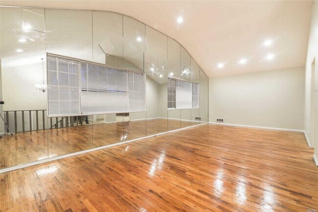 Foto del edificio - 160-39 85th St