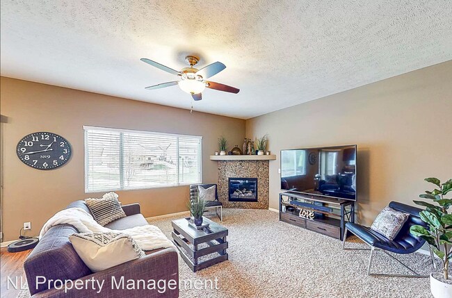 Building Photo - 5 br, 4 bath House - 4165 S 200th Street
