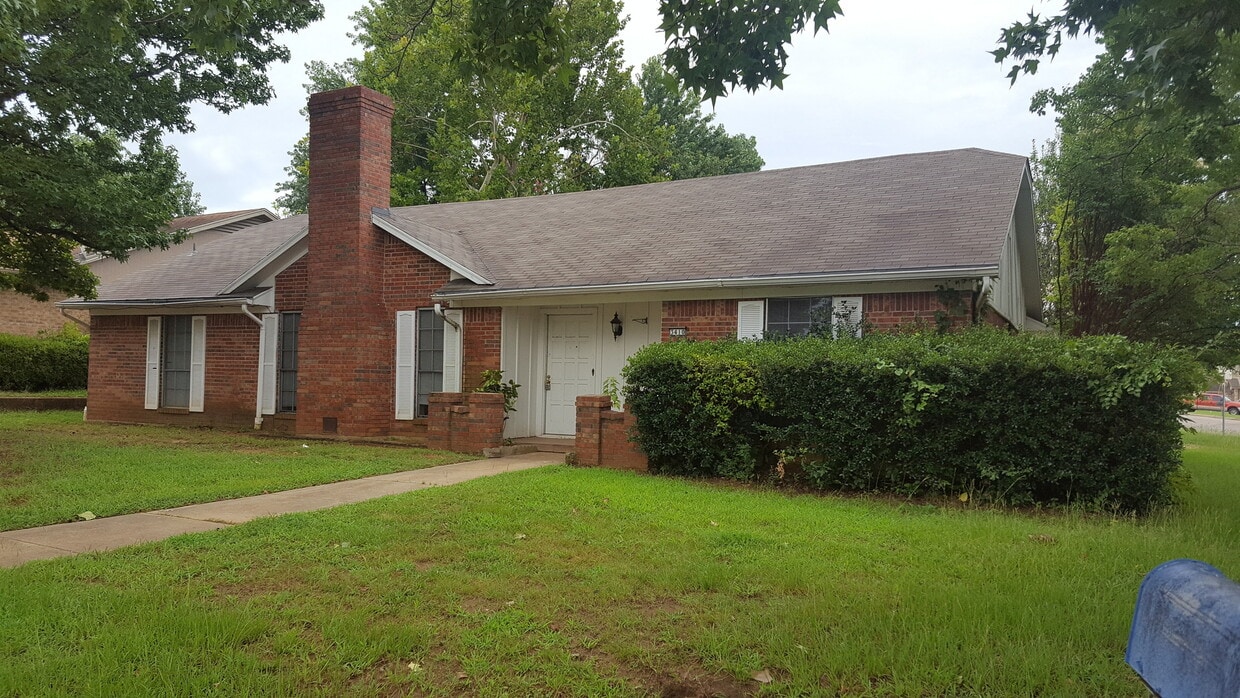 Foto principal - 3410 Reno Dr