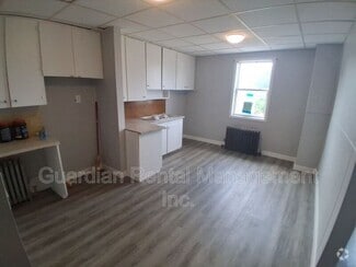 Building Photo - 411 Simpson St