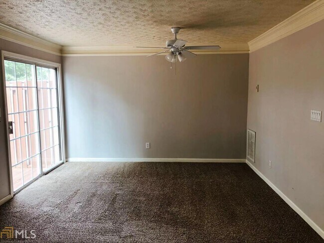 Foto del edificio - 1713 Barrington Overlook