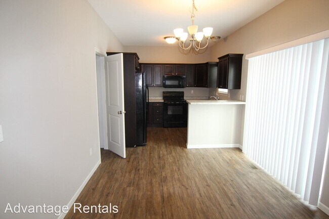Building Photo - 4 br, 3 bath House - 1012 Manitou Trail