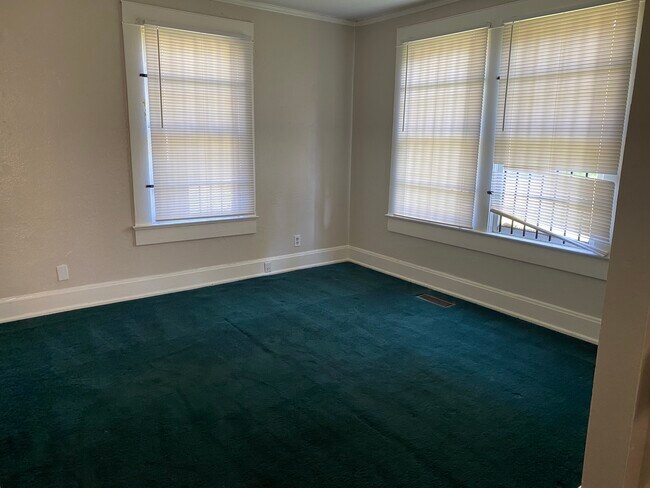 Foto del edificio - 1321 Thomason Ave