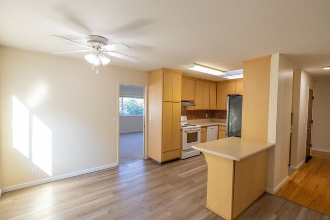 Building Photo - Charming 4-Bedroom Home with Scenic Views ...