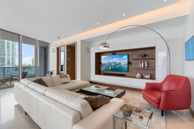 Foto del edificio - 5959 Collins Ave