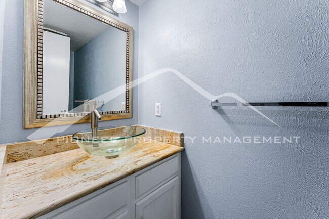 Foto del edificio - Gorgeous Home with Washer/Dryer and Centra...