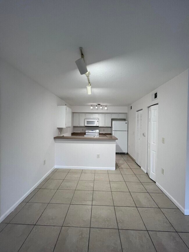 Foto del edificio - 161 SW Palm Dr
