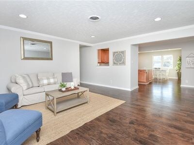 Foto del edificio - 4404 Greendell Rd