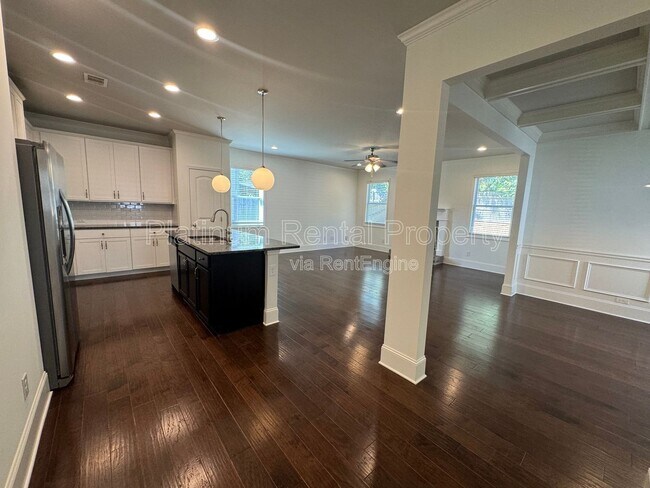 Building Photo - 4305 Huron Dr