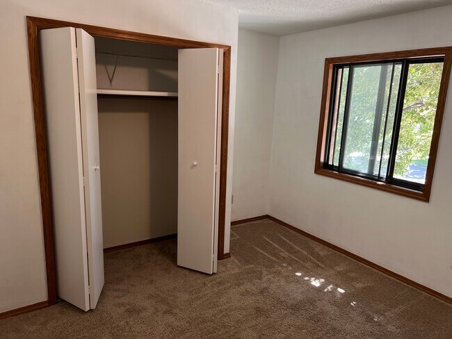 Building Photo - 1204 Dean Dr