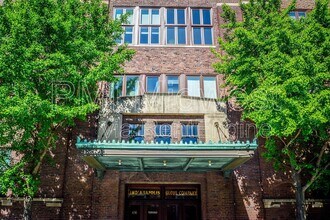 Building Photo - 430 N Park Ave