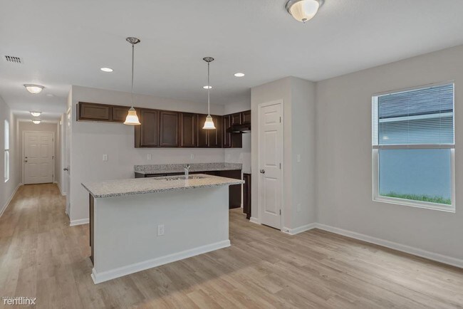 Building Photo - 3 br, 2.5 bath House - 8834 Berry Ave