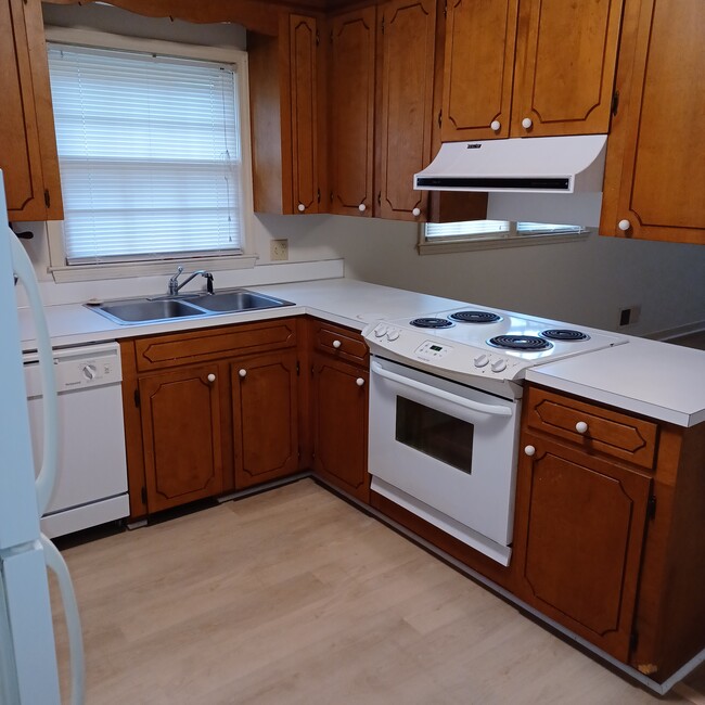 Kitchen looking back toward living room. - 516 W Cedar St