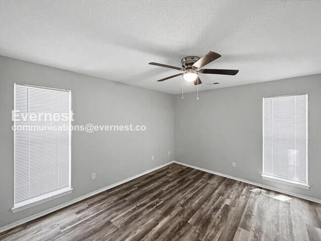 Foto del edificio - 6260 Somerset Dr