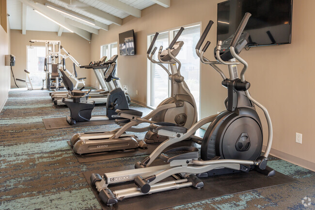 Fitness Center - Huntington Creek Apartments