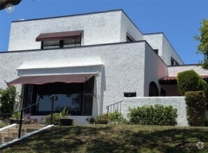 Building Photo - 405 W Brookdale Pl