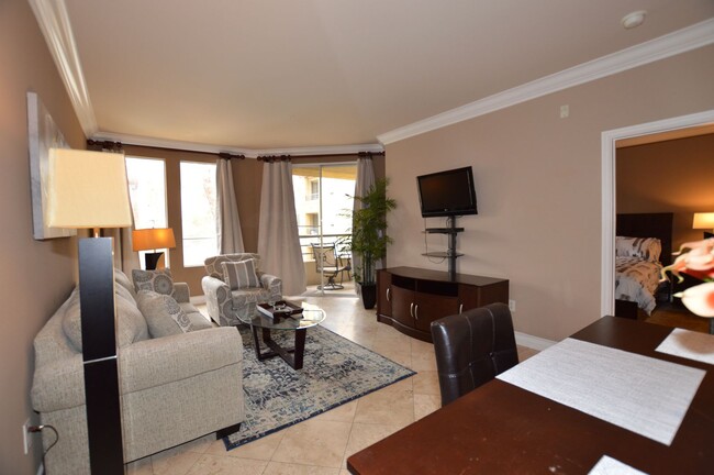 Building Photo - Meridian Fully Furnished Condo with Pool v...