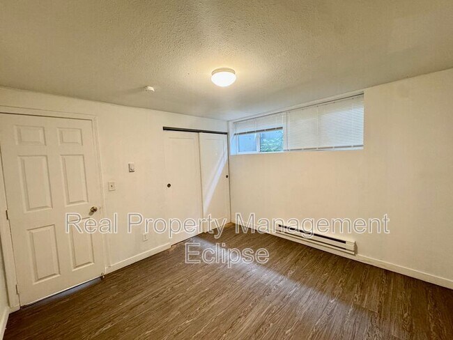 Foto del edificio - 1701 Sturgus Ave S