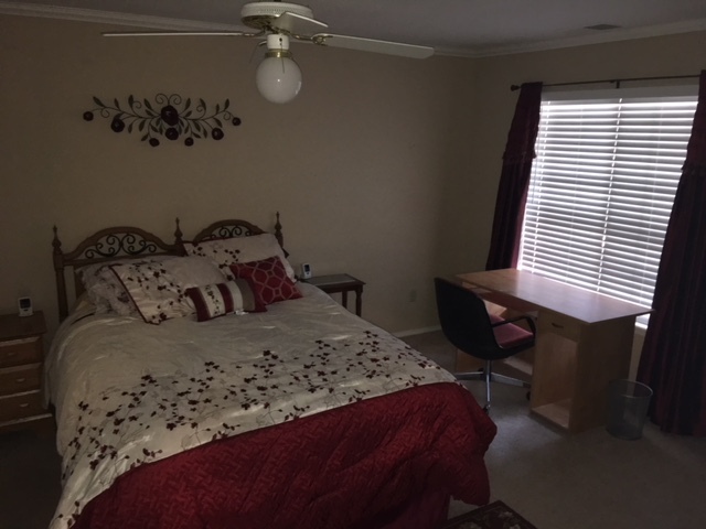 Large one bedroom with space for desk - 2147 Denton Grove #102