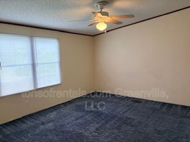 Building Photo - 112 Acorn Trail