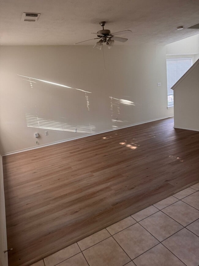 Building Photo - 87 N Burberry Park