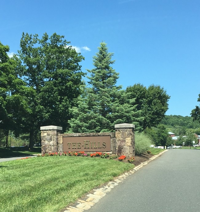 221 Long Meadow Rd, Bedminster Township, NJ 07921 Townhouse for Rent