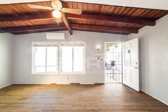 Building Photo - Newly upgraded 2 bed 1 bath unit in Corona...