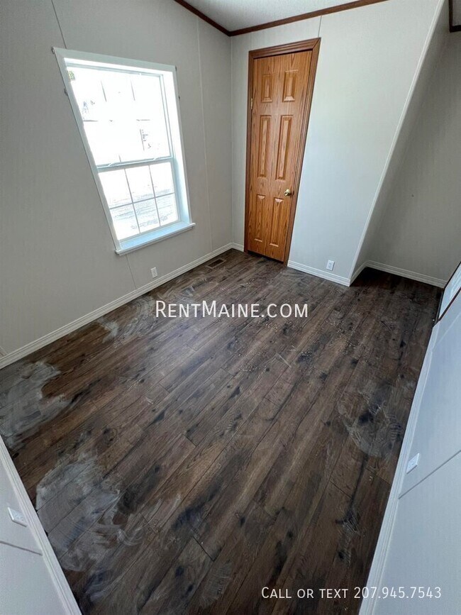 Building Photo - 30 Exeter Rd