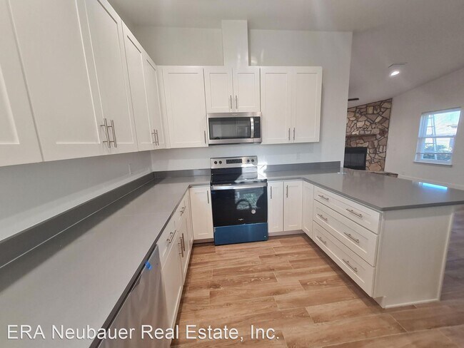 Foto del edificio - 3 br, 2 bath House - 1438 Tina Ave