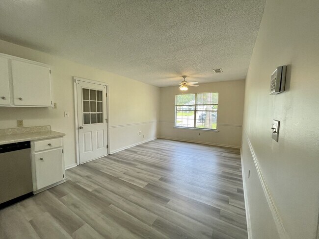 Foto del edificio - Home For Rent