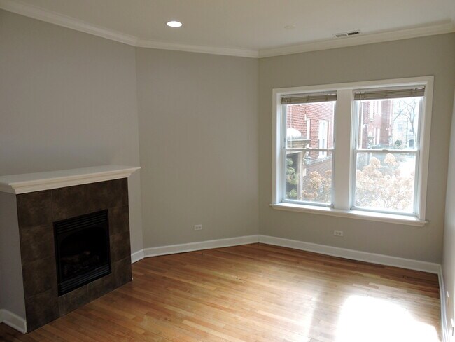 Building Photo - 1346.5 W Estes Ave