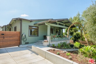 Building Photo - 948 Elyria Dr