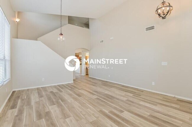 Building Photo - 4 Bedroom Pet-Friendly Home in TUCSON, AZ with Main Street Renewal