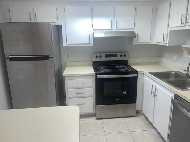 Building Photo - 4185 Oak Terrace Dr