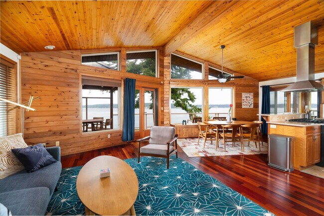 Foto del edificio - 3159 Saratoga Rd