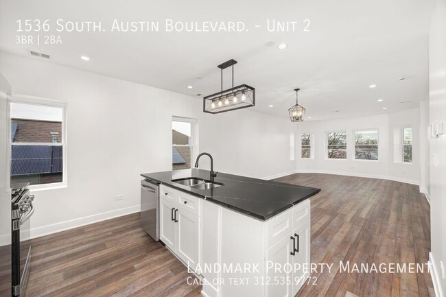Building Photo - 1536 S Austin Blvd