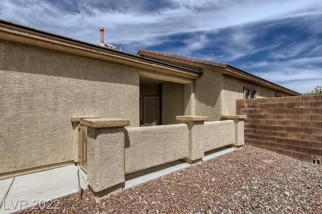 Foto del edificio - 4104 Sprints Race Ave