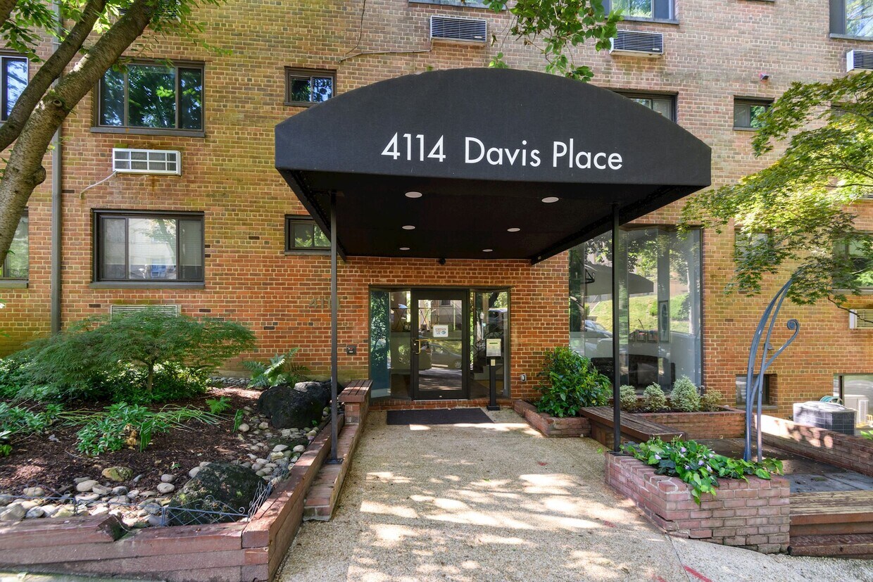4114 Davis Pl NW Unit 301, Washington, DC 20007 Condo for Rent in
