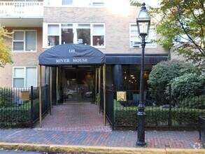 Building Photo - 145 Pinckney St
