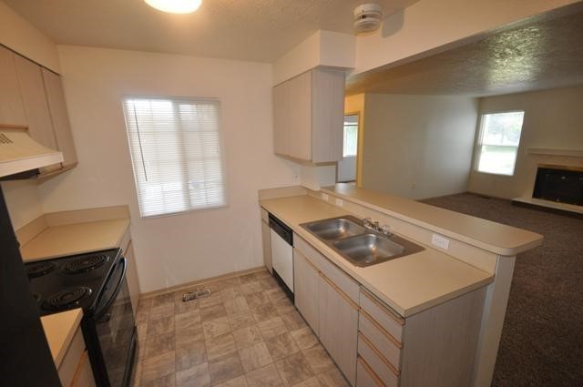 Building Photo - 584 S Dalton Ln