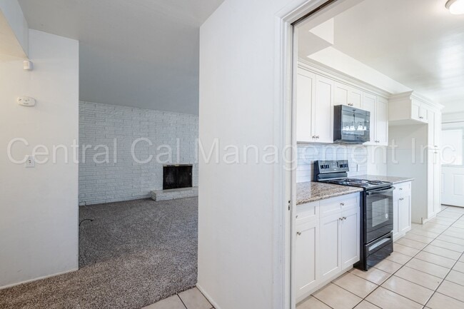 Foto del edificio - 3 Bedroom1 1 Bath Home Near Bakersfield Co...