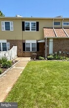Building Photo - 20 Hollybrooke Dr