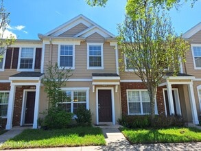 Building Photo - 8106 Summer Cove Ct